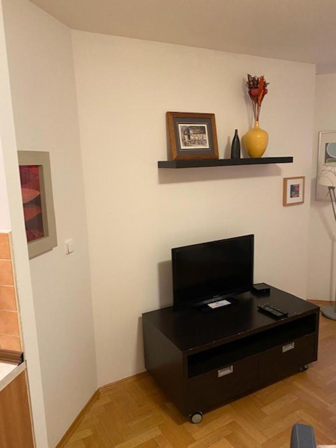 Cosy Near Florenc In Appartement